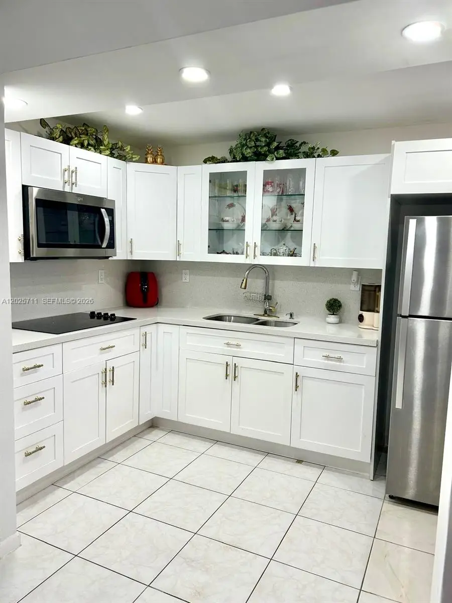 9081 Sunrise Lakes Blvd #113, Sunrise, FL 33322 - #1