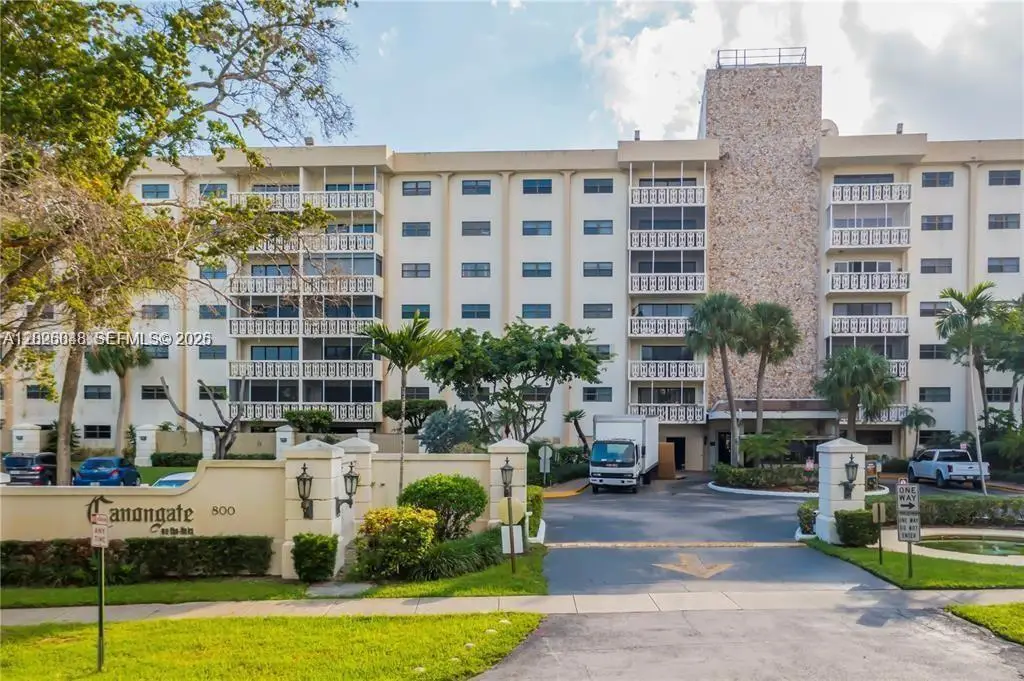 800 NE 195th St #720, Miami, FL 33179 - #1