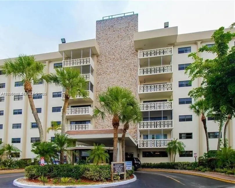 800 NE 195th St #720, Miami, FL 33179 - #2