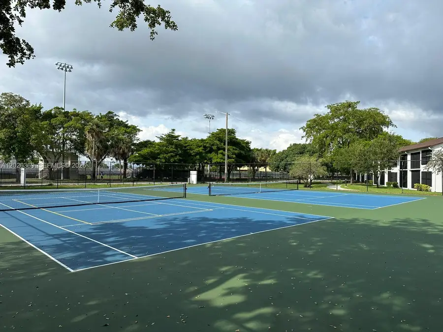 215 Lake Pointe Dr #204, Oakland Park, FL 33309 - #3