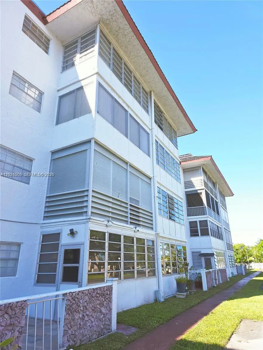 4140 NW 44th Ave #411, Lauderdale Lakes, FL 33319 - #1
