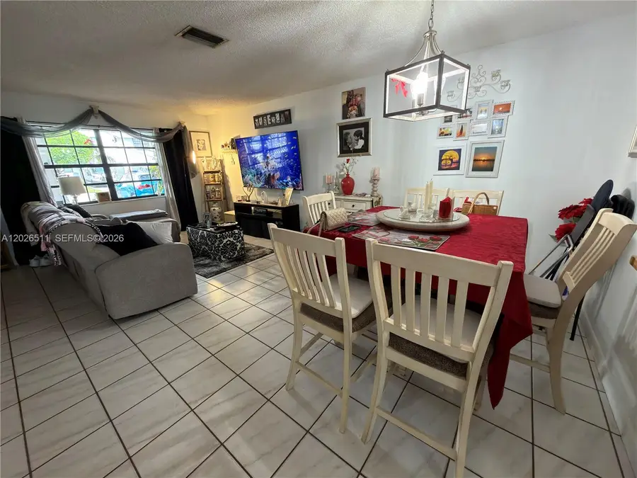 10428 NW 3rd St, Pembroke Pines, FL 33026 - #3