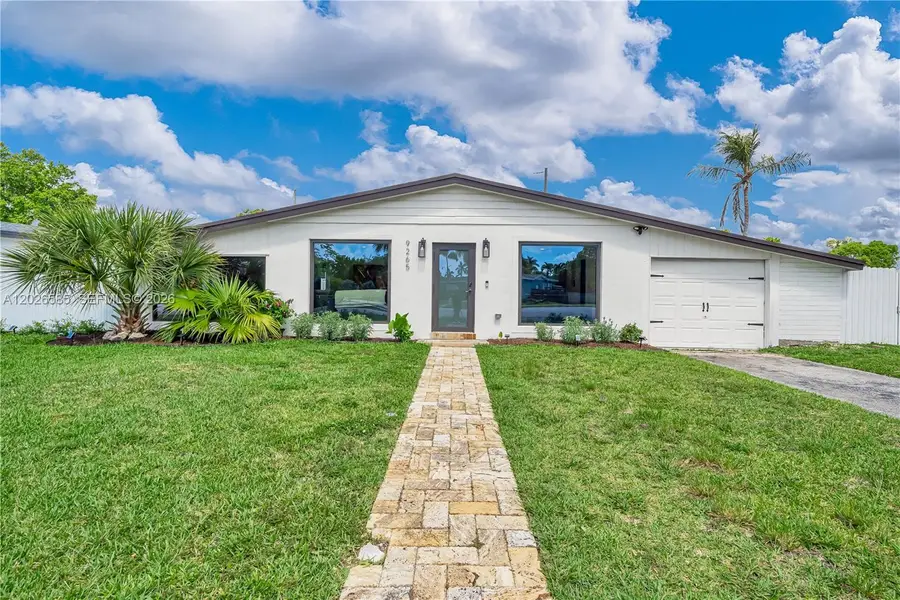 9265 Martinique Dr, Cutler Bay, FL 33189 - #2
