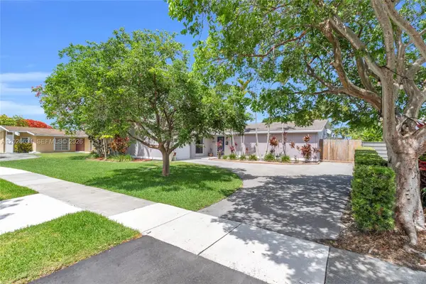 18645 SW 90th Ave, Cutler Bay, FL 33157