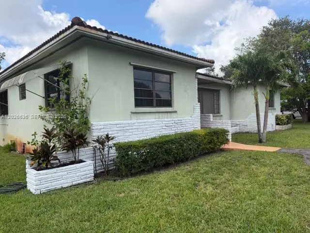 2 NE 110th St, Miami Shores, FL 33161 - #3