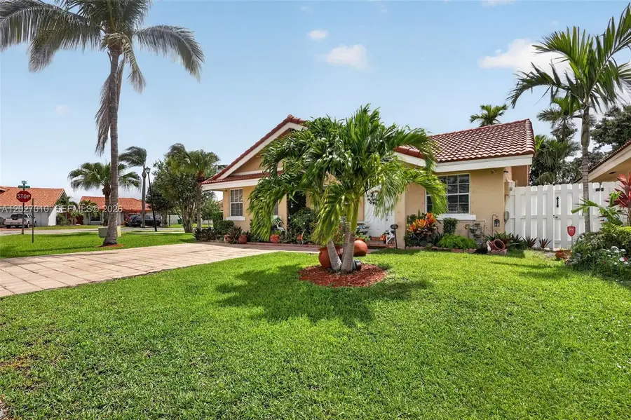 18847 NW 83rd Pl, Hialeah, FL 33015 - #2