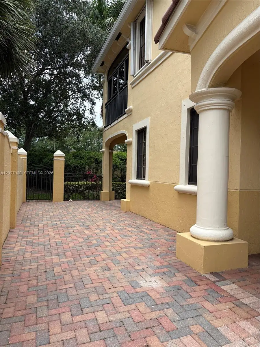 1695 Passion Vine Cir #22-1, Weston, FL 33326 - #1