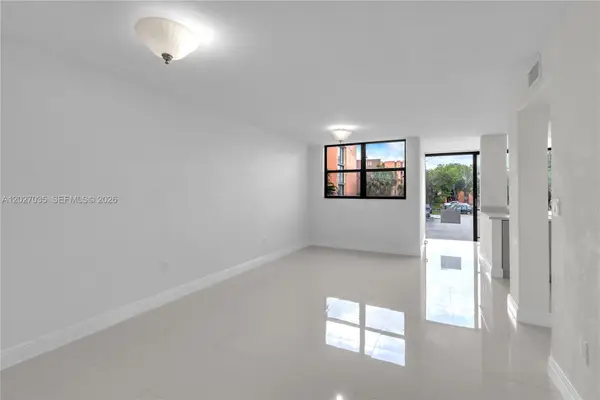 9440 W Flagler St #208, Miami, FL 33174