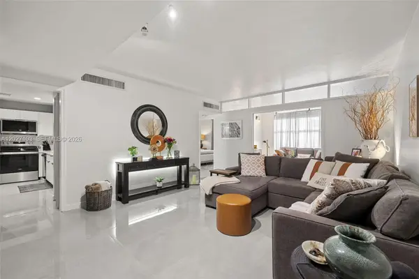 5001 Collins Ave #1E, Miami Beach, FL 33140
