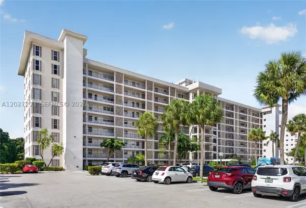 Address Withheld By Seller, Pompano Beach, FL 33069