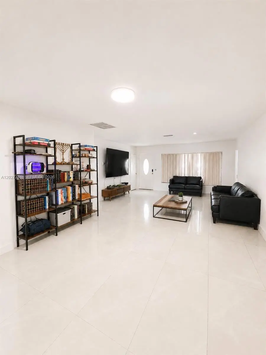 1109 NE 4th Ct, Hallandale Beach, FL 33009 - #3