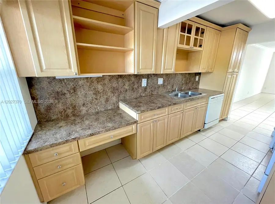 8450 Lagos De Campo Blvd #206, Tamarac, FL 33321 - #2