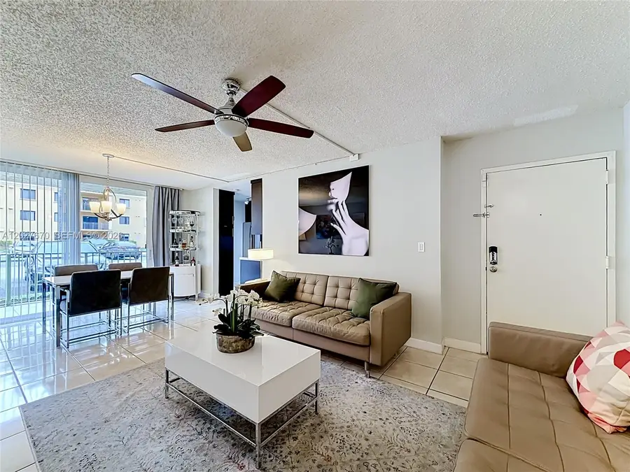 9350 Fontainebleau Blvd #101, Miami, FL 33172 - #2