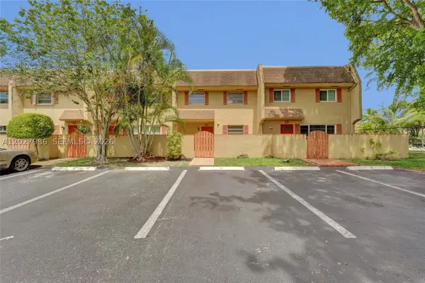 7175 Nova Dr #107, Davie, FL 33317