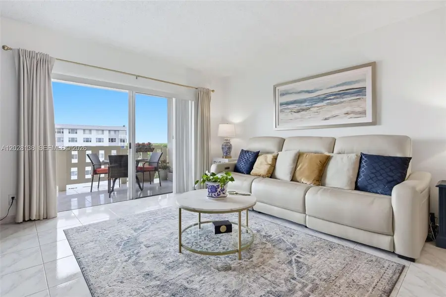 4330 Hillcrest Dr #916, Hollywood, FL 33021 - #2