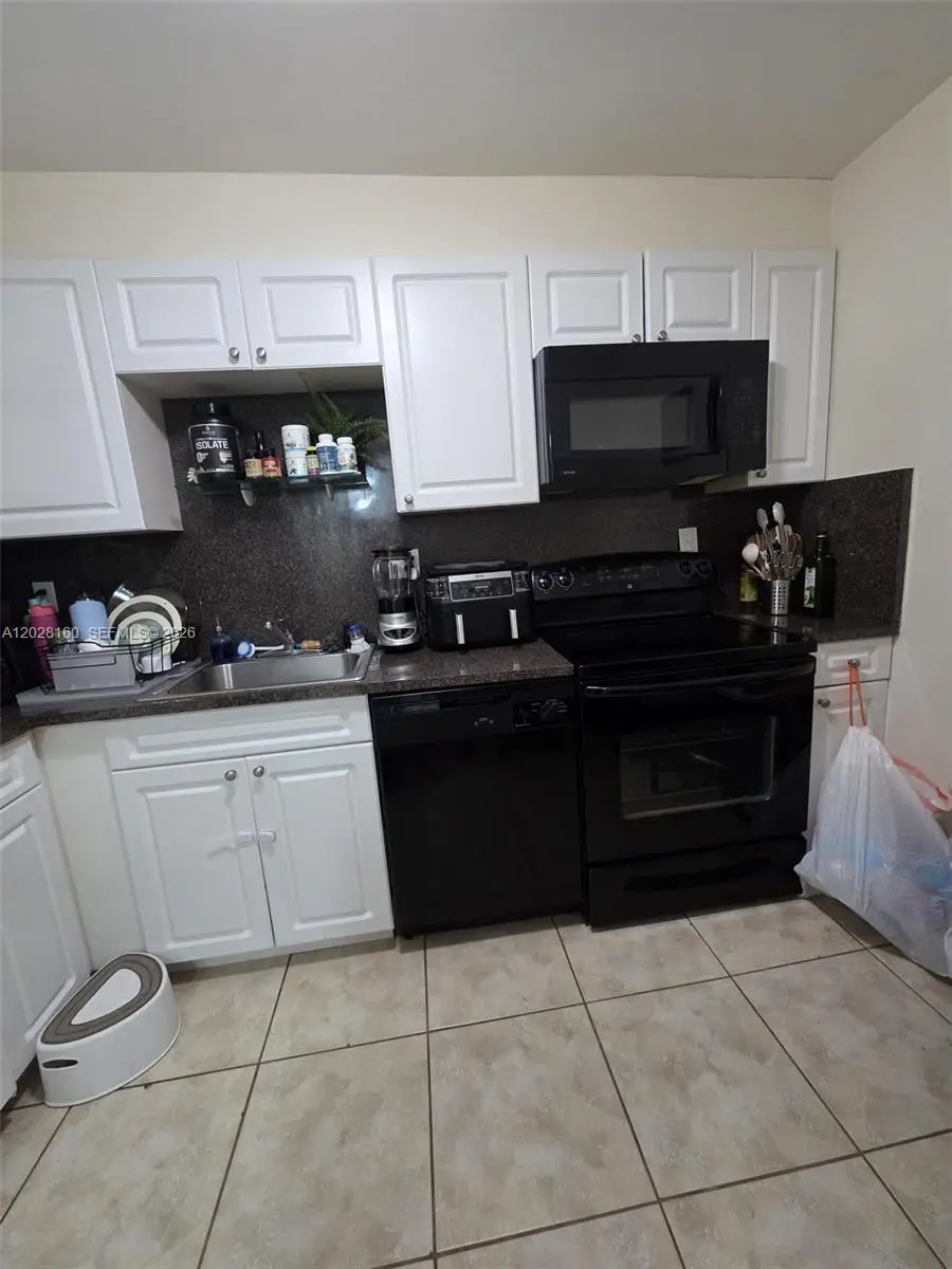 450 Commodore Dr #108, Plantation, FL 33325 - #3