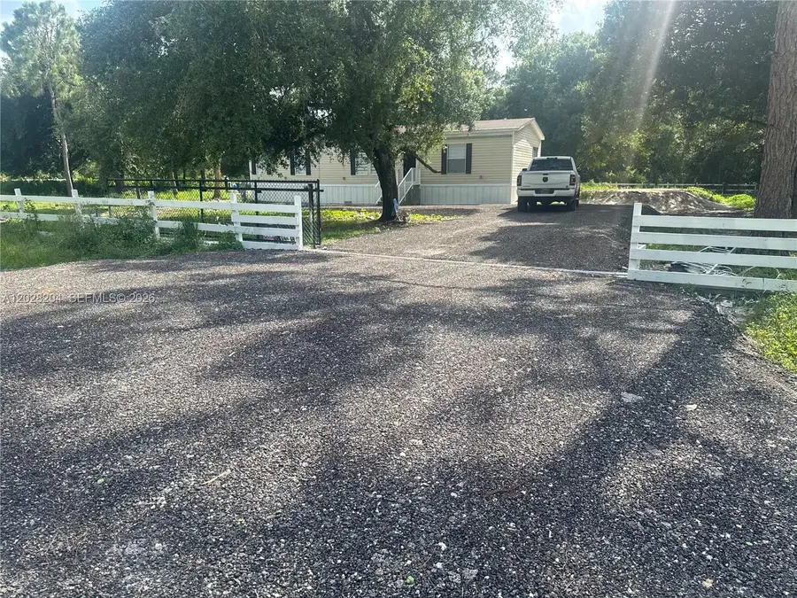 720 N Riverside St, Clewiston, FL 33440 - #3