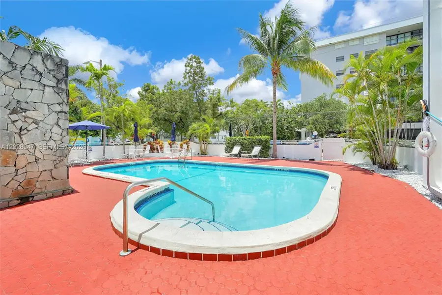 1075 93rd St #207, Bay Harbor Islands, FL 33154 - #3