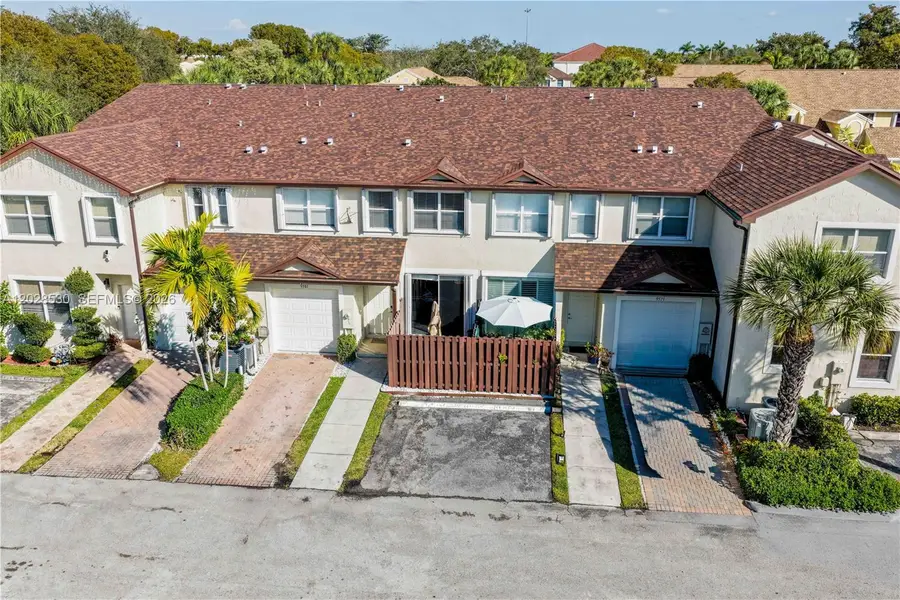 9581 SW 3rd St, Pembroke Pines, FL 33025 - #2
