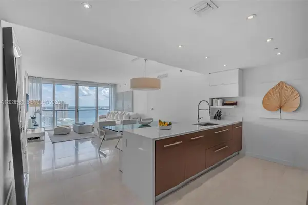 465 Brickell Ave #2703, Miami, FL 33131