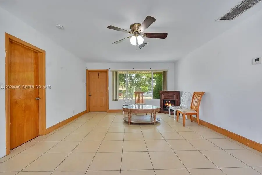 6570 Hayes St, Hollywood, FL 33024 - #2
