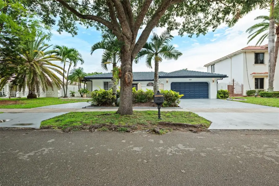 7819 NW 166th Ter, Miami Lakes, FL 33016 - #2