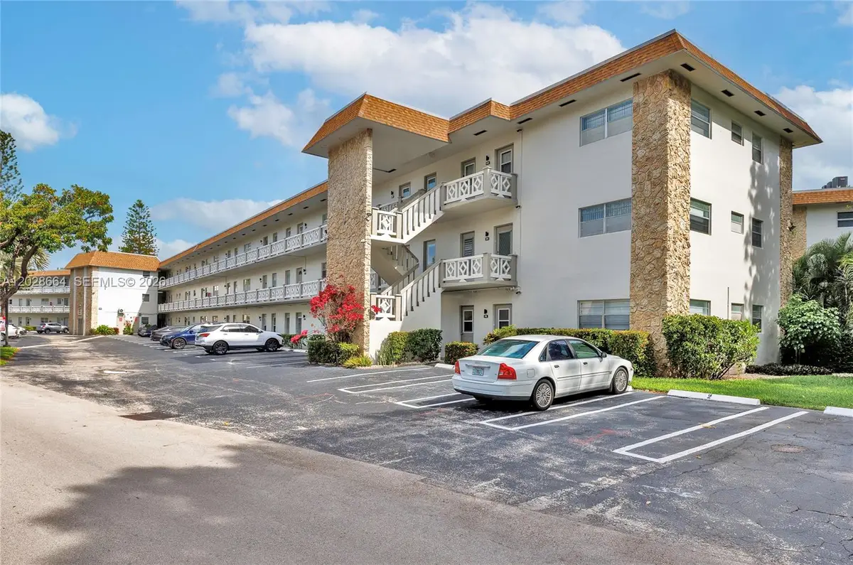 4805 NW 35th St #416, Lauderdale Lakes, FL 33319 - #1