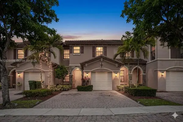215 SE 37th Pl, Homestead, FL 33033