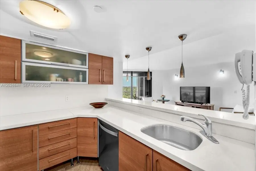 2000 Towerside Ter #908, Miami, FL 33138 - #2