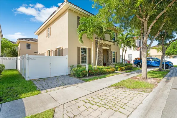 16946 SW 90th Terrace Circle, Miami, FL 33196