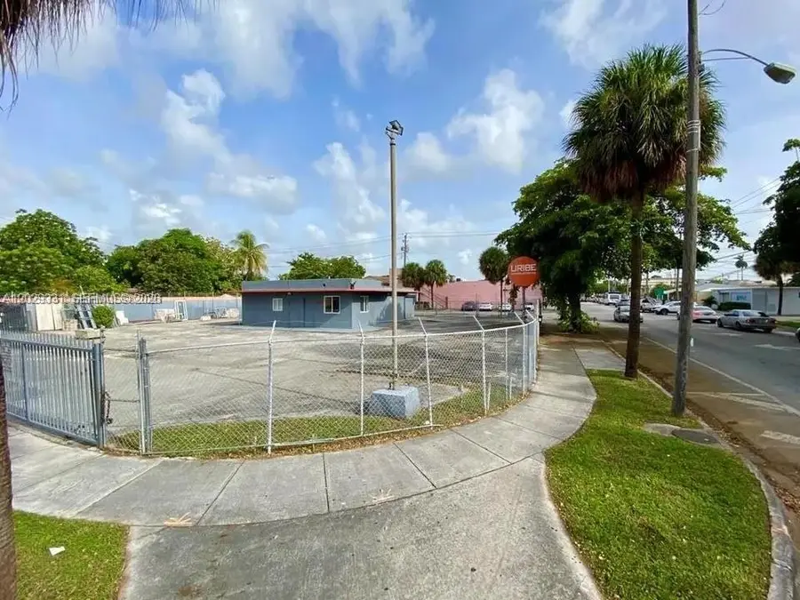 1910 NW 17th Ave, Miami, FL 33125 - #2