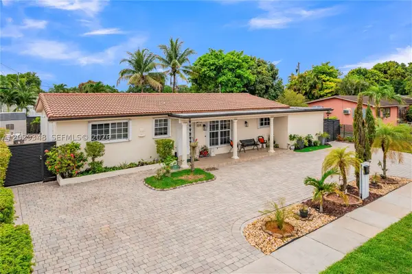884 W 72nd Pl, Hialeah, FL 33014