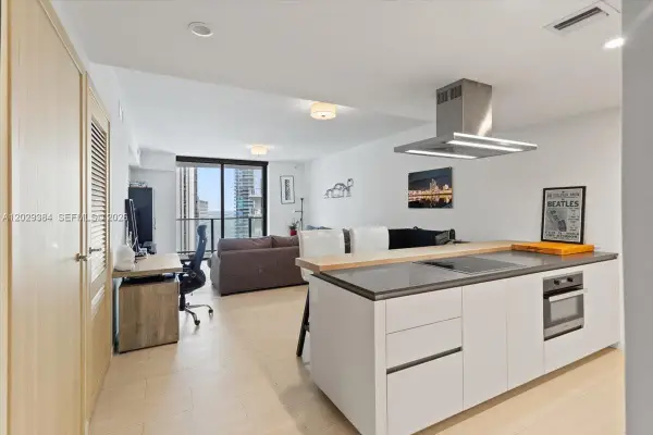1000 Brickell Plz #3303, Miami, FL 33131