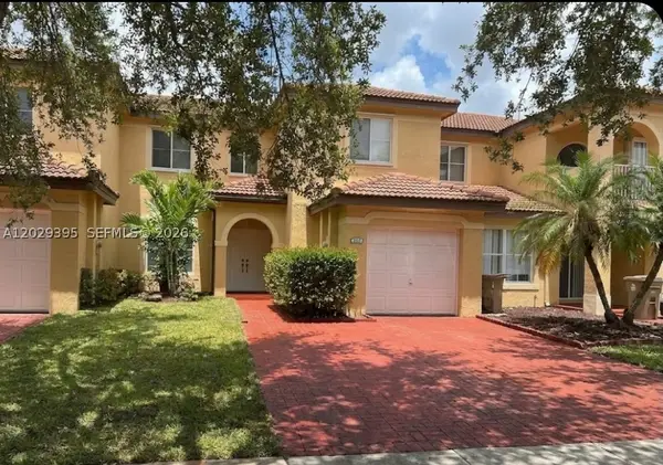 223 Maple Ter, Davie, FL 33325