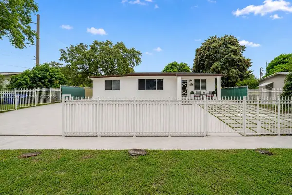 6404 Meade St, Hollywood, FL 33024