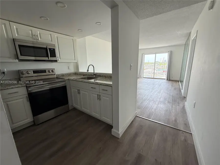 16465 NE 22nd Ave #610, North Miami Beach, FL 33160 - #2