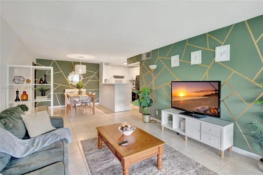 5821 Washington St #30, Hollywood, FL 33023 - #2