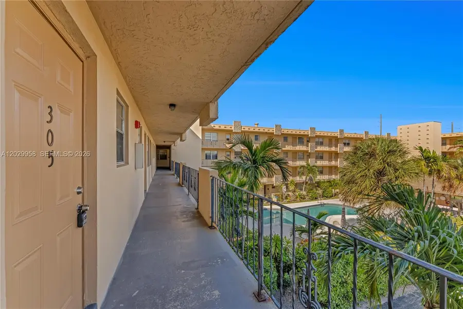 2145 Pierce St #305, Hollywood, FL 33020 - #2