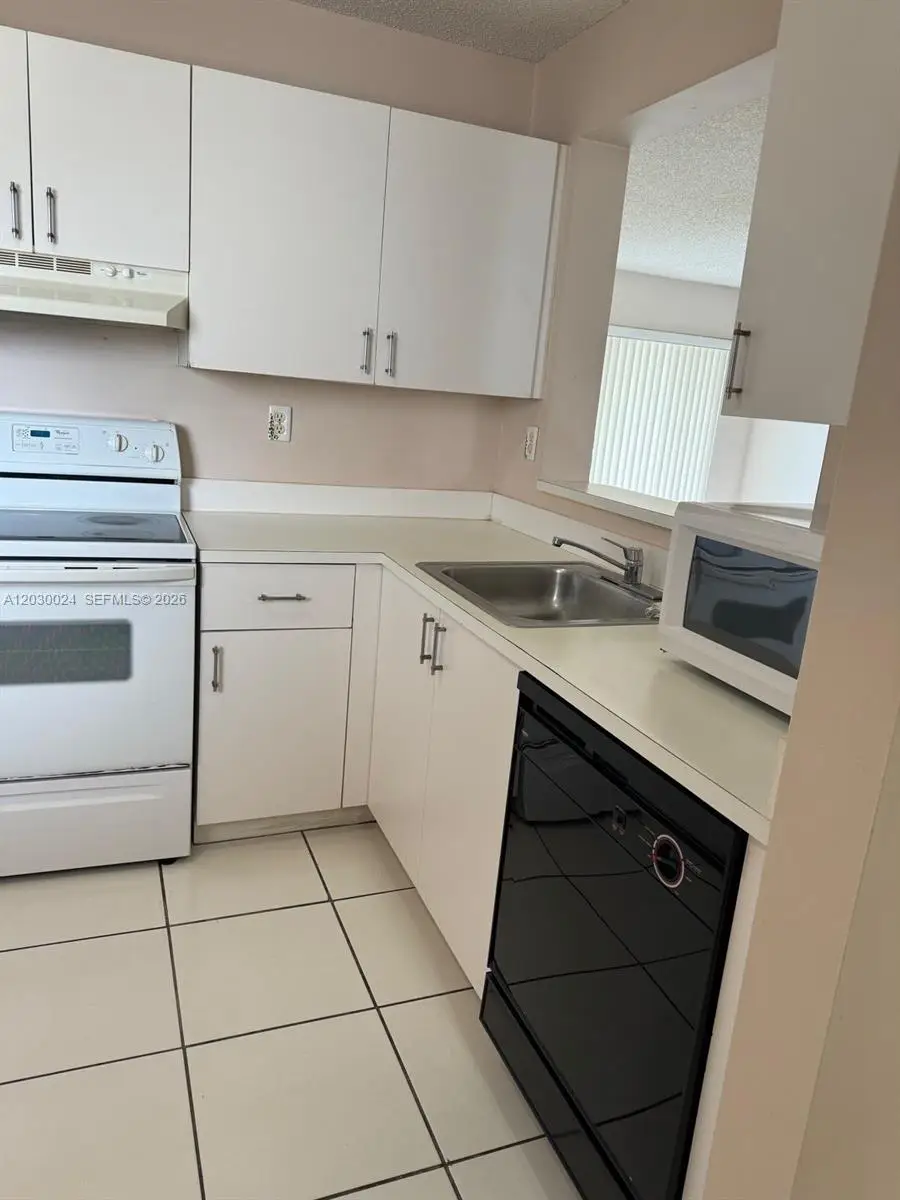 Address Withheld By Seller, Miami, FL 33182 - #3