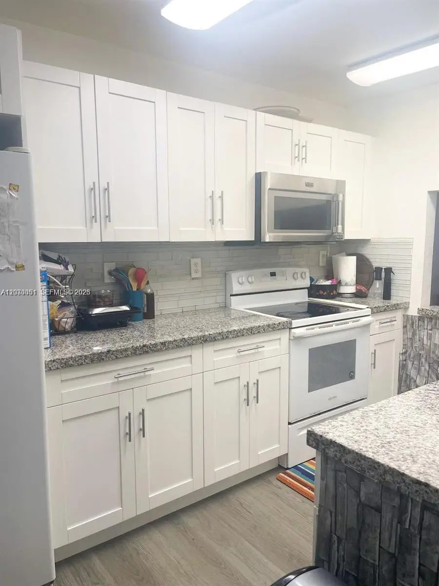 177 Lakeview Dr #104, Weston, FL 33326 - #2