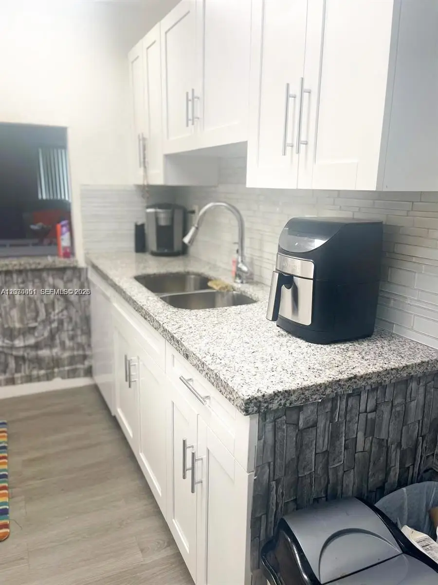 177 Lakeview Dr #104, Weston, FL 33326 - #3