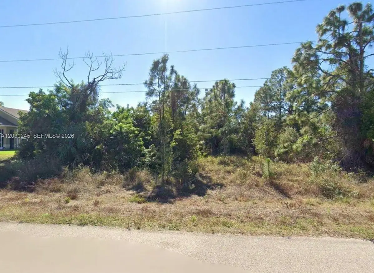 442 Raymer St, Lehigh Acres, FL 33974 - #1