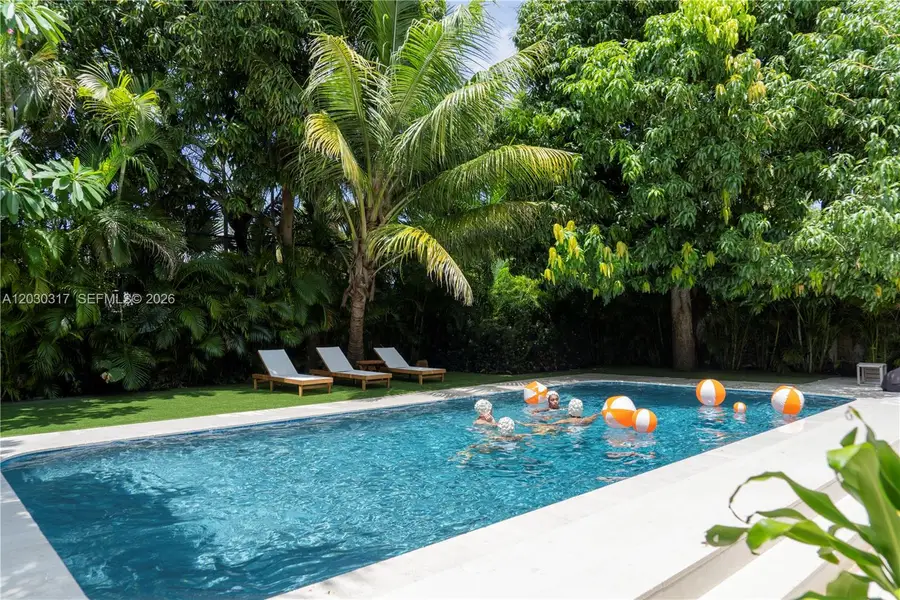 5236 Pine Tree Dr, Miami Beach, FL 33140 - #3