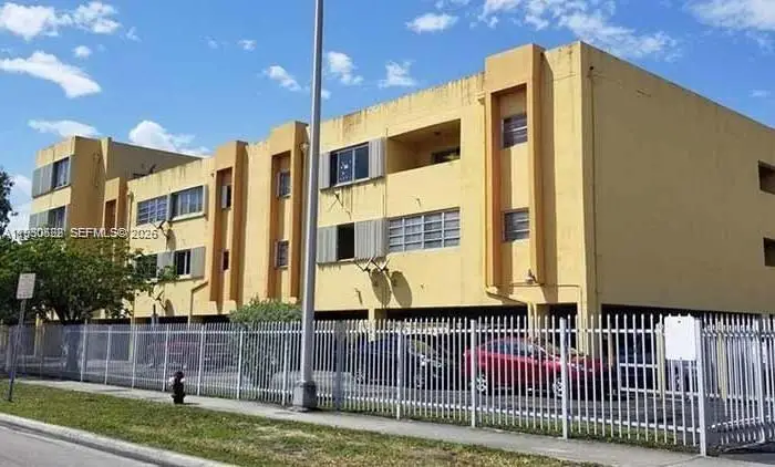 1555 W 44th Pl #225D, Hialeah, FL 33012 - #2
