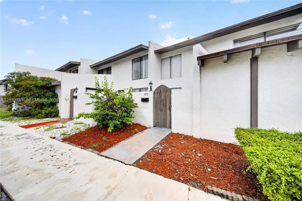 6912 SW 110th Ave, Miami, FL 33173 - #1