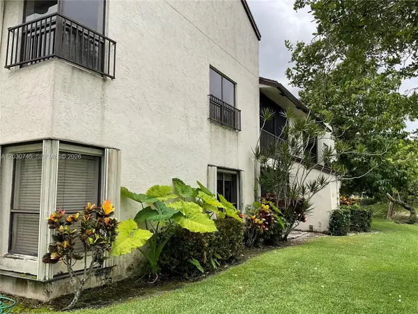 2526 N Carambola Cir N #1821, Coconut Creek, FL 33066