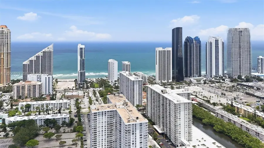 231 174th St #901, Sunny Isles Beach, FL 33160 - #2