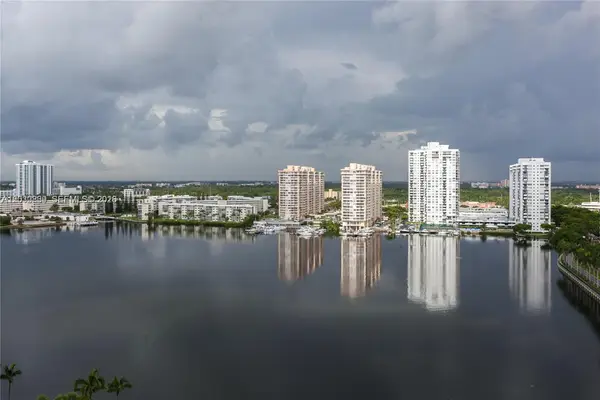 18181 NE 31st Ct #1801, Aventura, FL 33160