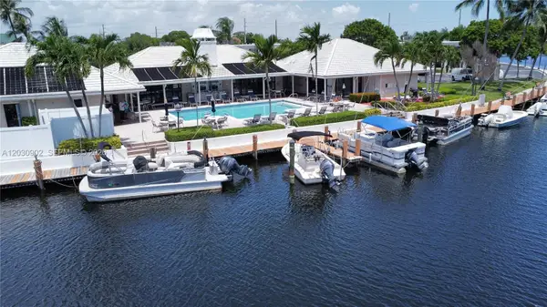 160 Cypress Club Dr #608, Pompano Beach, FL 33060
