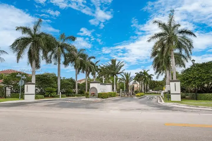 2327 NE 37th Ter, Homestead, FL 33033 - #3